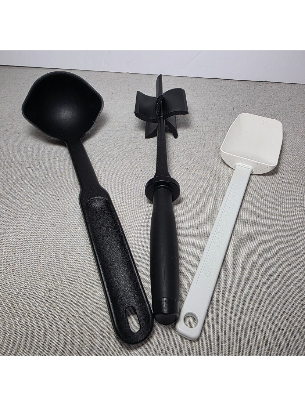 Pampered Chef Kitchen Utensil Lot Mix N Chop Mix N Scraper Double Spout Ladle